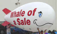 17ftwhaleblimp.jpg (33380 bytes)