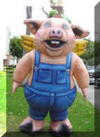 costume-flyingpig1.jpg (70839 bytes)