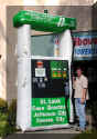 gaspump.jpg (59900 bytes)